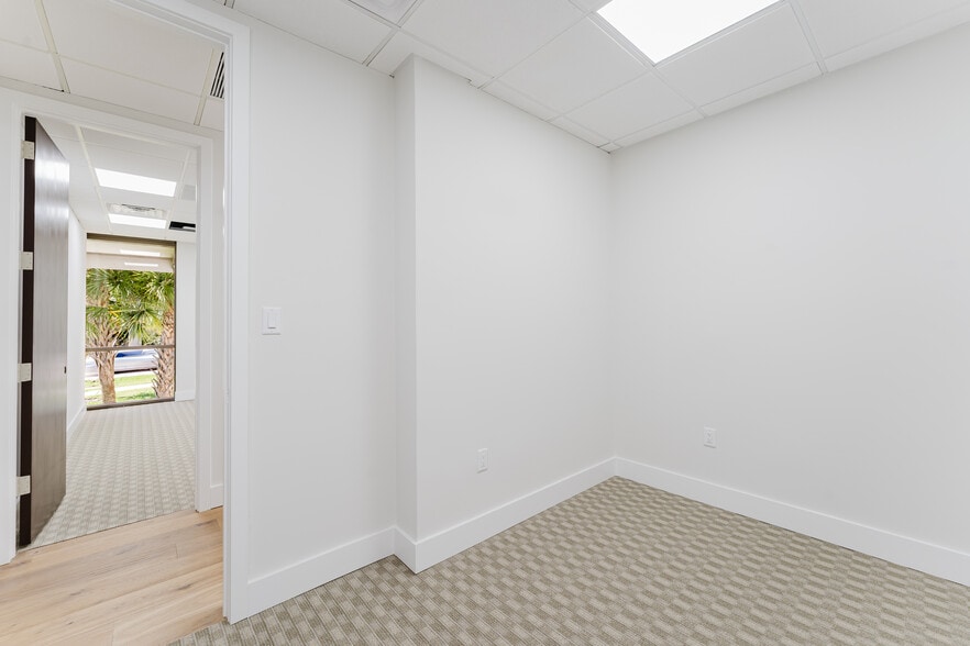 More Photos Of 399 W Palmetto Park Rd, Boca Raton Office For Lease