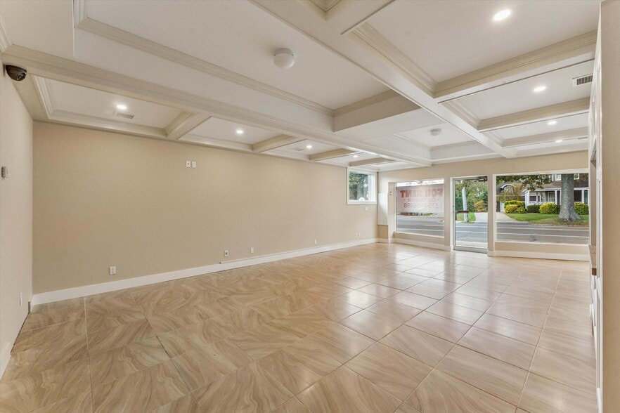 More Photos Of 13500 Main Rd, Mattituck Storefront For Sale