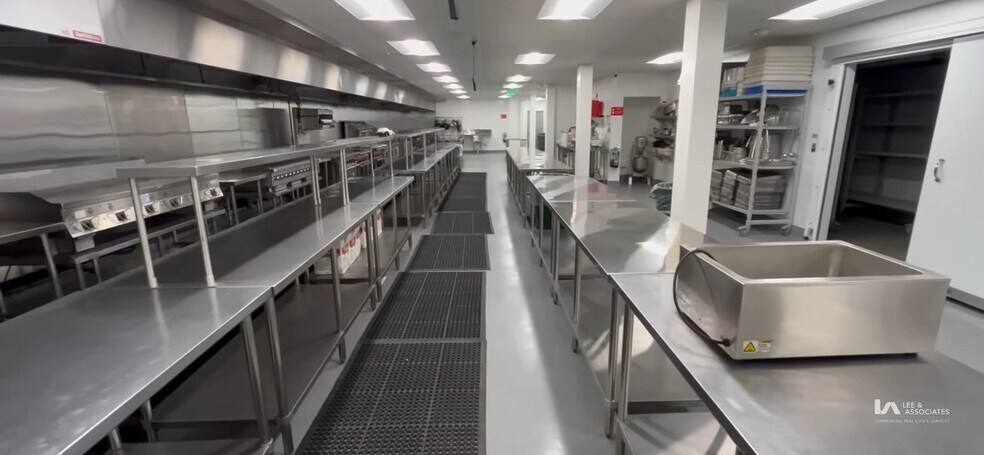 More Photos Of 1441 W 130th St, Gardena Manufacturing For Lease