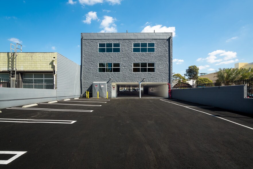 More Photos Of 1424 Lincoln Blvd, Santa Monica Loft Creative Space For Sale
