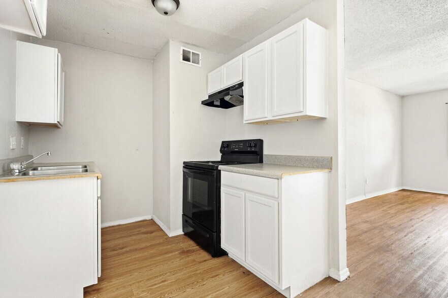 More Photos Of 7550 NW 10th St, Oklahoma City Apartments For Sale