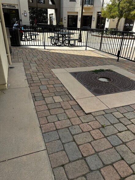 More Photos Of 45 Rincon Dr, Camarillo General Retail For Lease