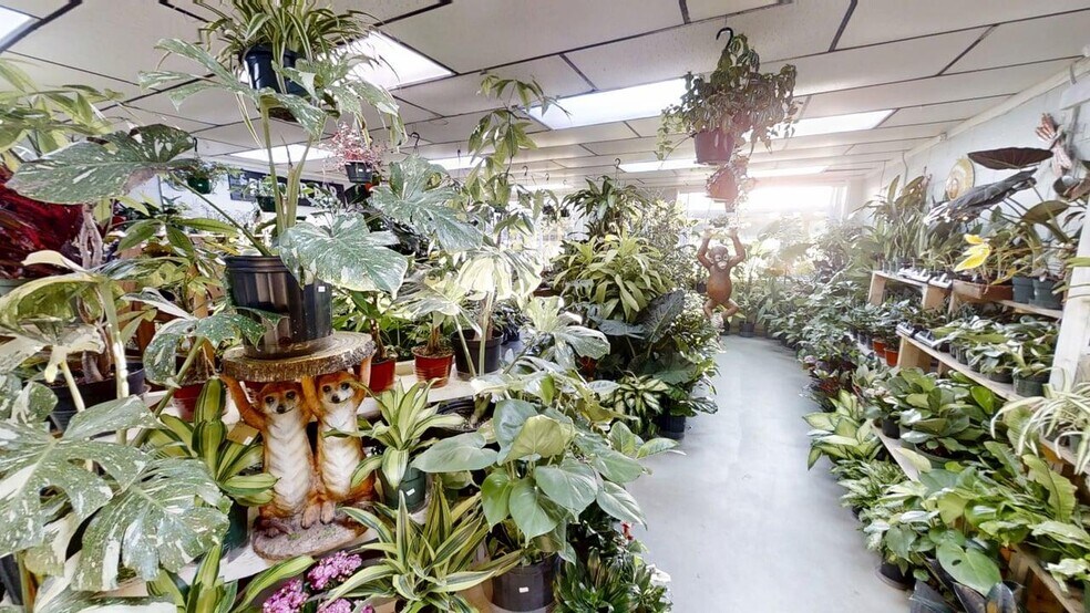 More Photos Of 17897 US-31, Vinemont General Retail For Sale