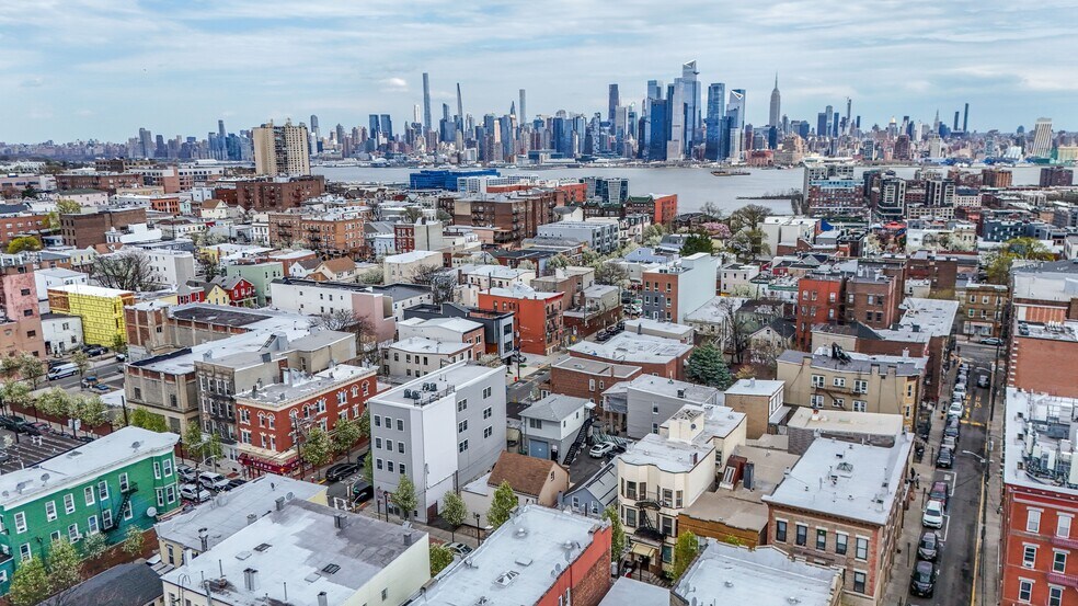 More Photos Of 904 Bergenline Ave, Union City Apartments For Sale