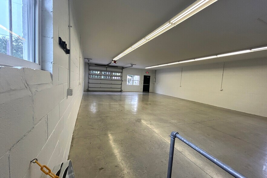 More Photos Of 1001 E Tulip Road, Solsberry Office For Lease