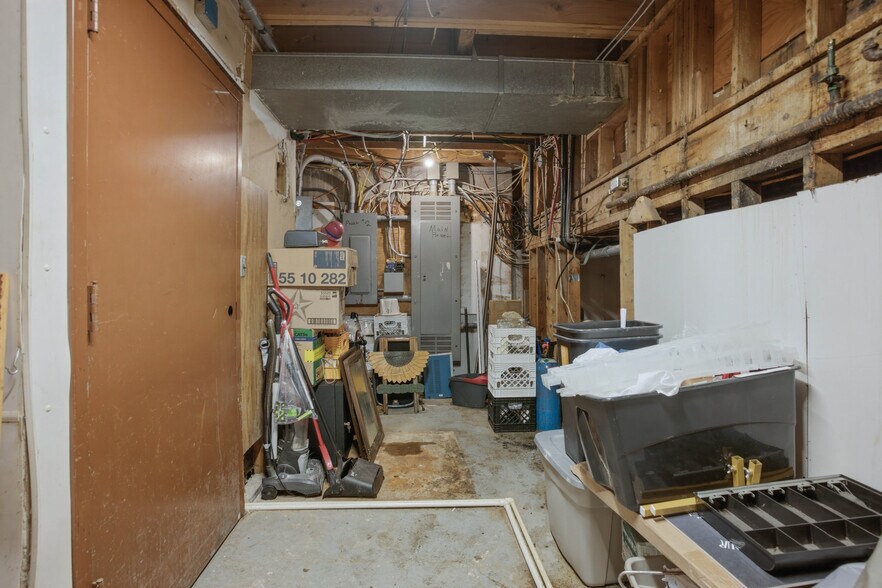 More Photos Of E13887 Highway DL, Merrimac Specialty For Sale