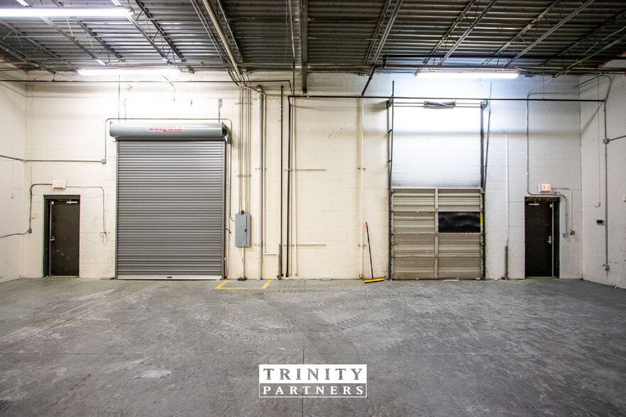 More Photos Of 6904 N Main St, Columbia Light Manufacturing For Lease