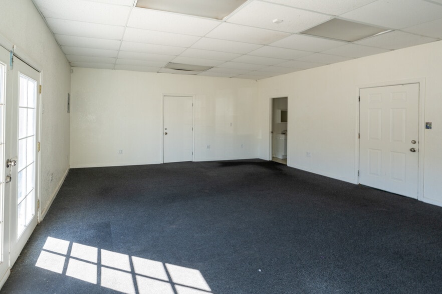 More Photos Of 601 Broadway St, El Centro Storefront For Sale