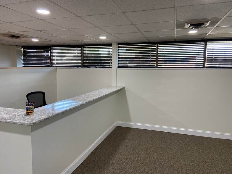 More Photos Of 1701 Washington St, Manitowoc Medical For Sale