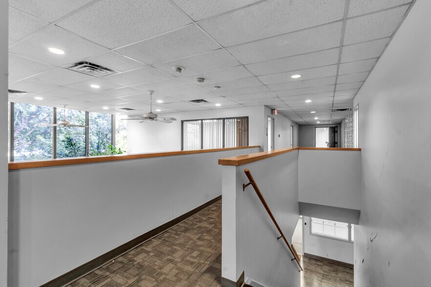 More Photos Of 7290 Nash Rd, North Tonawanda Showroom For Sale