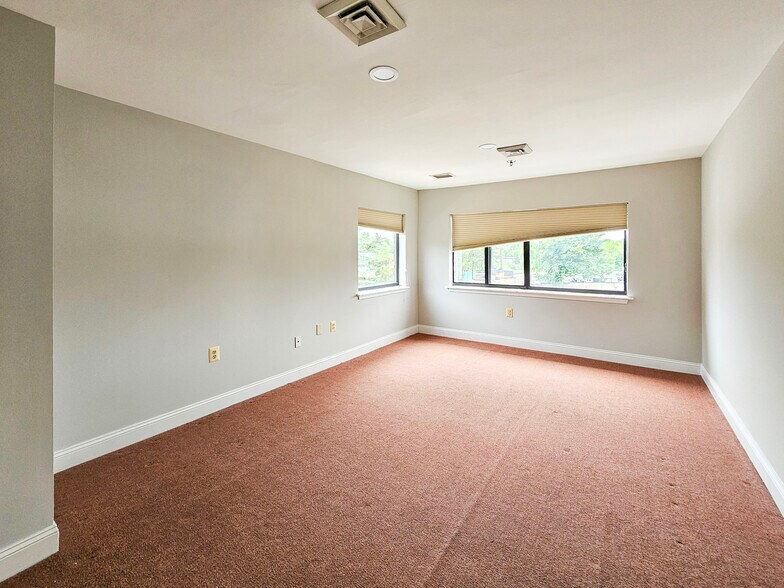 More Photos Of 6301 Foxley Rd, Upper Marlboro Light Manufacturing For Sale