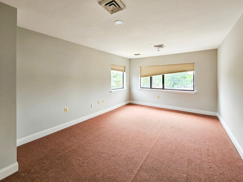 More Photos Of 6301 Foxley Rd, Upper Marlboro Light Manufacturing For Lease