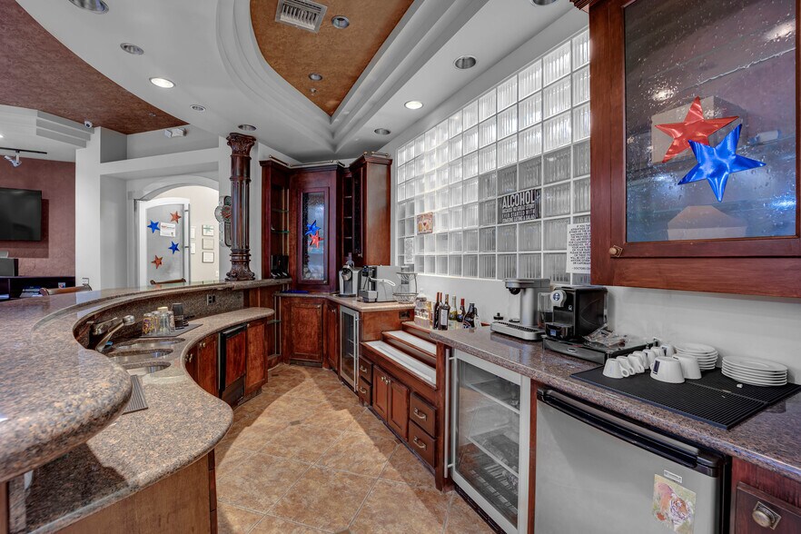 More Photos Of 2801 N Tenaya Way, Las Vegas Medical For Sale