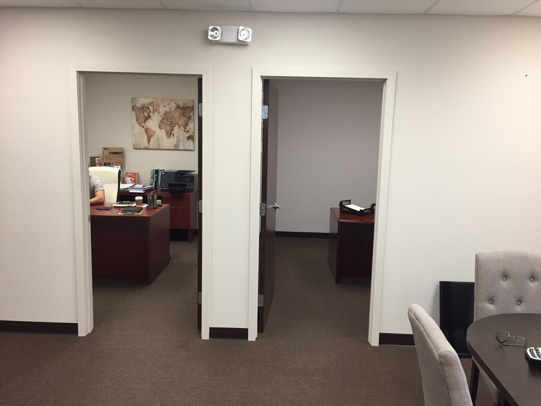 More Photos Of 13431-13453 NW 19th Ln, Miami Warehouse For Lease