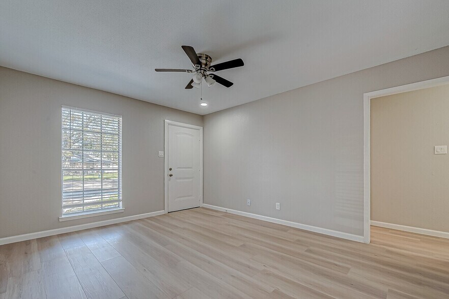 More Photos Of 7315 Housman, Houston Specialty For Sale