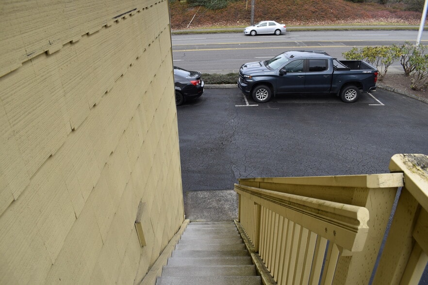 More Photos Of 6314 19th St W, Fircrest Office For Lease