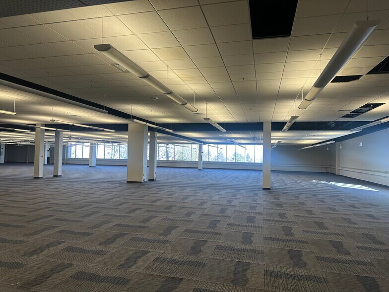 More Photos Of 815 14th St SW, Loveland Light Distribution For Lease