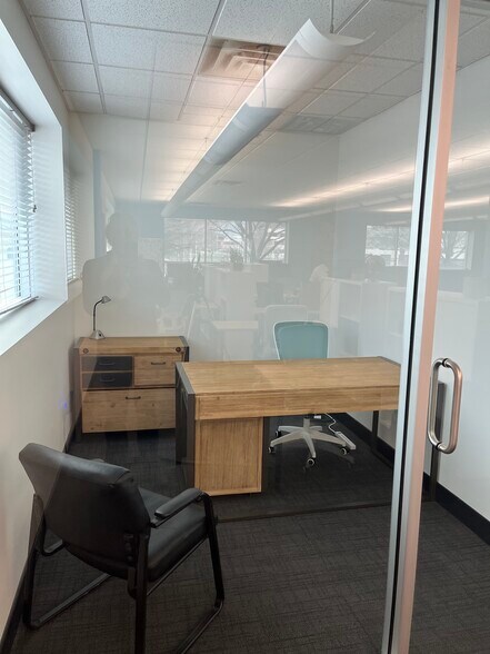 More Photos Of 14193 S Minuteman Dr, Draper Office Residential For Lease