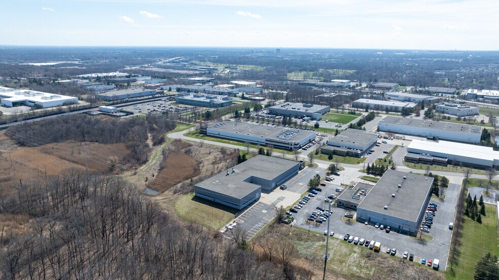 More Photos Of 4200 N Atlantic Blvd, Auburn Hills Manufacturing For Lease