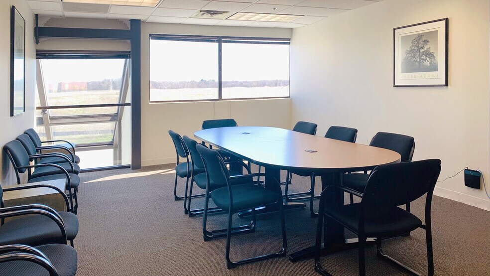 More Photos Of 1020 Milwaukee Ave, Deerfield Office For Lease