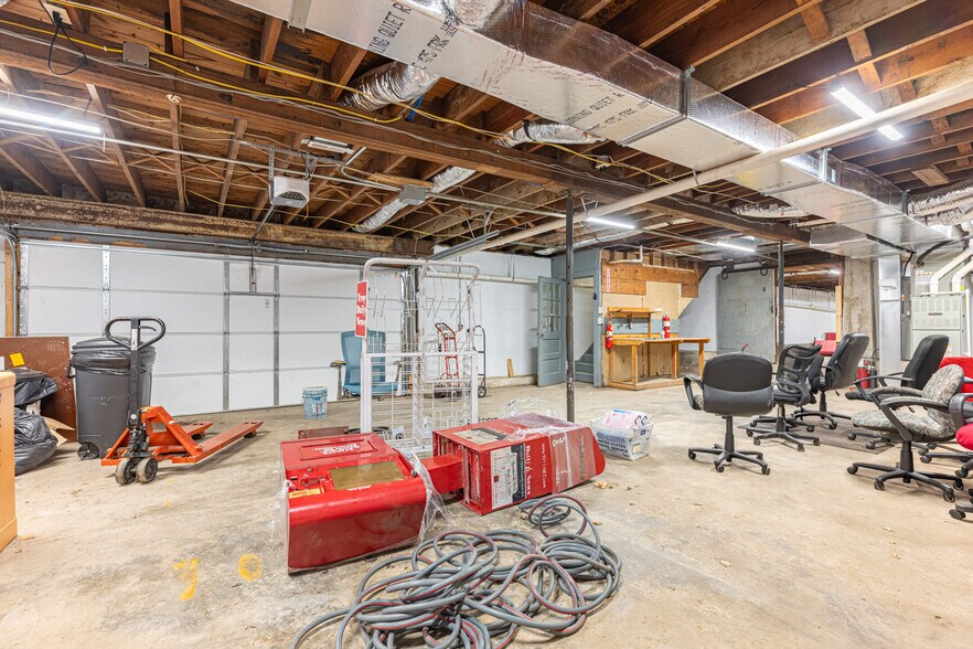 More Photos Of 1001 N County Road 25A, Troy Office For Sale