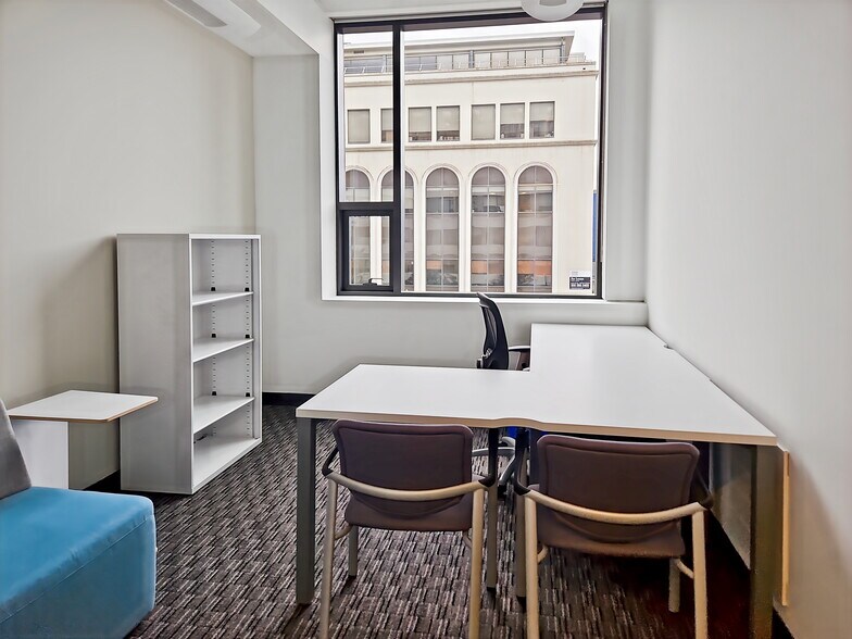 More Photos Of 1321-1325 Blanshard St, Victoria Coworking Space