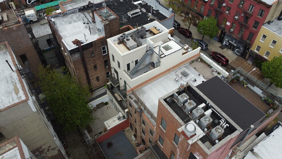 More Photos Of 276 Grand St, Brooklyn Storefront Retail Residential For Lease