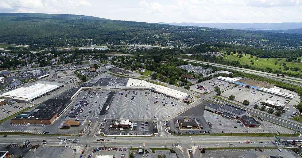 More Photos Of 275 Park Hills Plz, Altoona General Retail For Lease