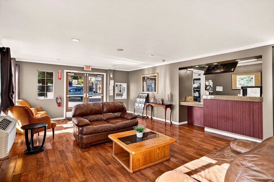 More Photos Of 725 Broadway St, Chico Hotel For Sale