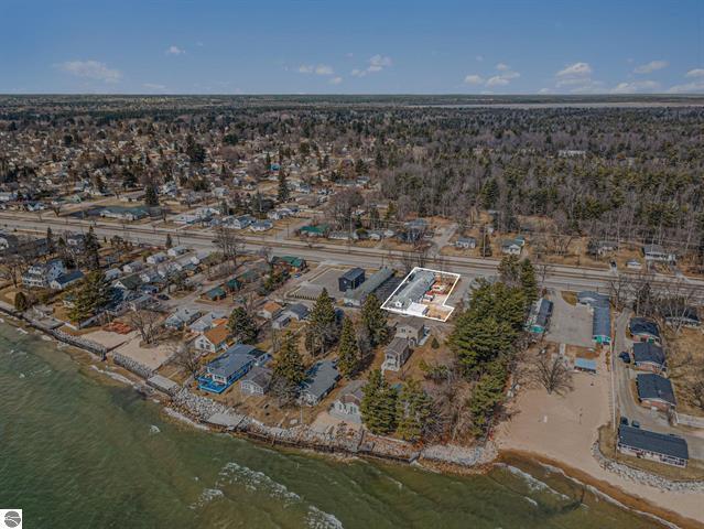 More Photos Of 1100 E Bay St, East Tawas Hotel For Sale