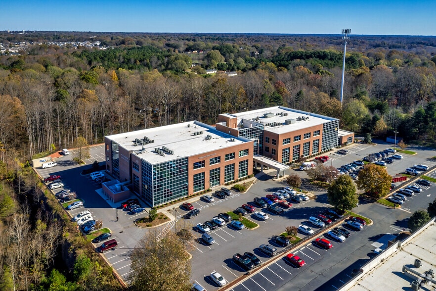More Photos Of 146 Medical Park Rd, Mooresville Unknown For Lease