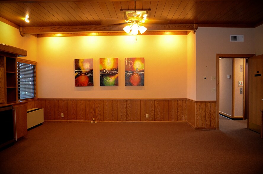 More Photos Of 1510 Poole Blvd, Yuba City Office For Lease