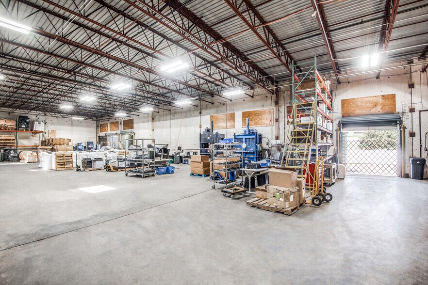 More Photos Of 1408 Vinylex Dr, Carrollton Distribution For Sale