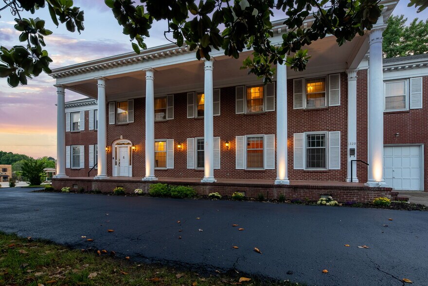 More Photos Of 1320 S Albert Pike Ave, Fort Smith Hospitality For Sale