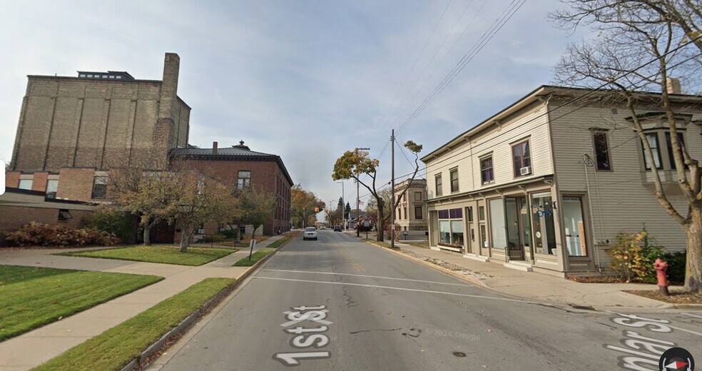 More Photos Of 384 1st St, Manistee Office Residential For Lease
