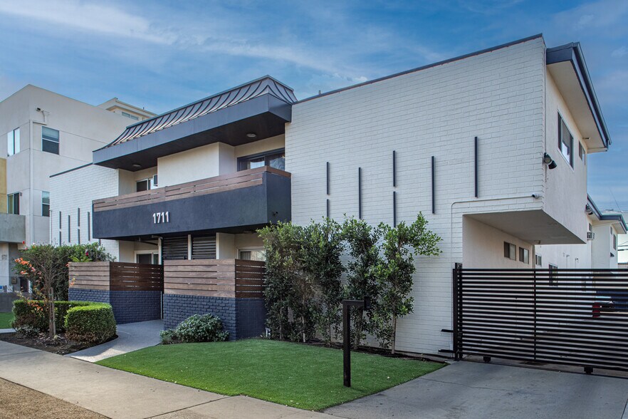 More Photos Of 1711 Granville Ave, Los Angeles Apartments For Sale