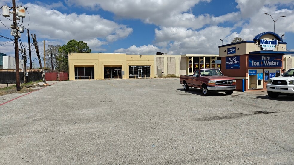 More Photos Of 2123 Southmore Ave, Pasadena Storefront Retail Office For Sale