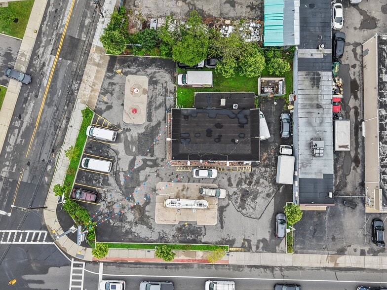 More Photos Of 257 Bay Shore Rd, Deer Park Convenience Store For Sale