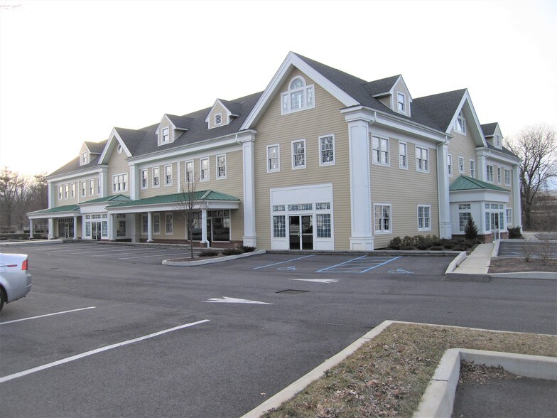 135 Bedford Rd, Armonk, NY 10504 Medical Office For Lease