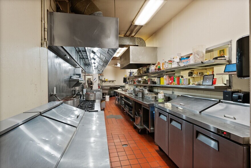 More Photos Of 3105 NW O. B. Riley Rd, Bend Hotel For Sale