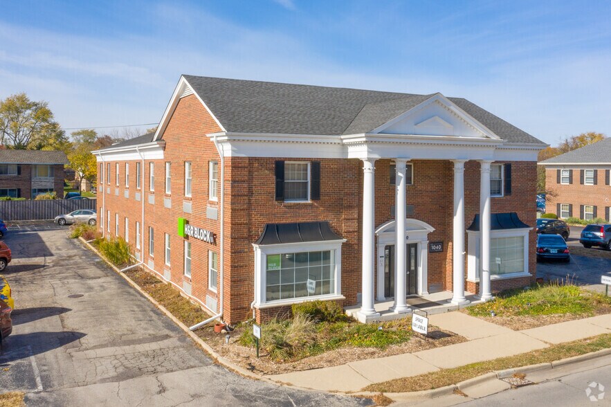 Primary Photo Of 1040 S Arlington Heights Rd, Arlington Heights Office For Lease