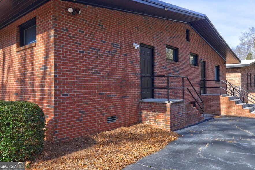 More Photos Of 333 Alcovy St, Monroe Office For Sale