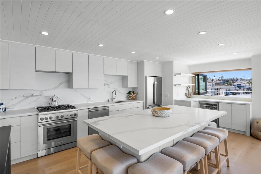 More Photos Of 3921 Highland Ave, Manhattan Beach Storefront Retail Residential For Sale