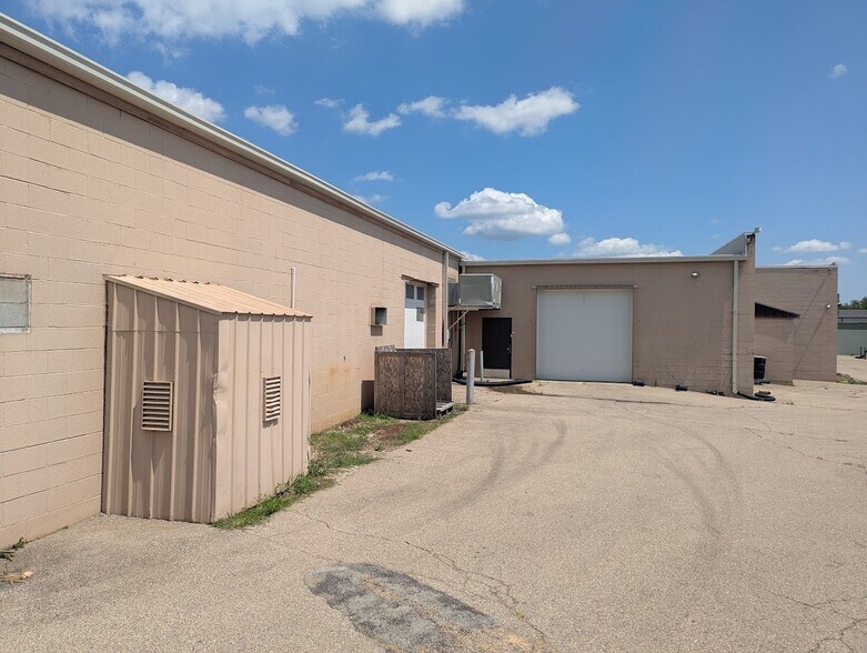More Photos Of 5724 Webster St, Dayton Manufacturing For Lease