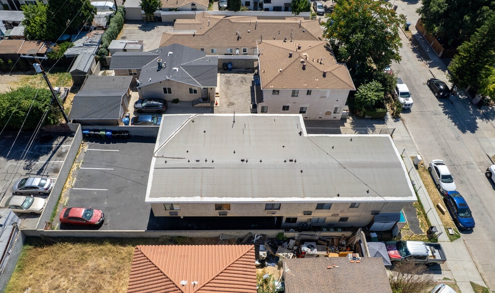 More Photos Of 11249 Emelita St, North Hollywood Apartments For Sale