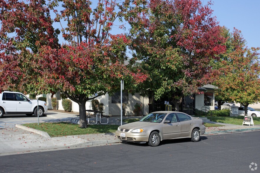 More Photos Of 1413 Bailey Dr, Hanford Office For Lease