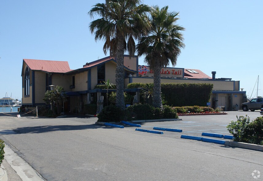 More Photos Of 3950 Bluefin Cir, Oxnard Restaurant For Lease