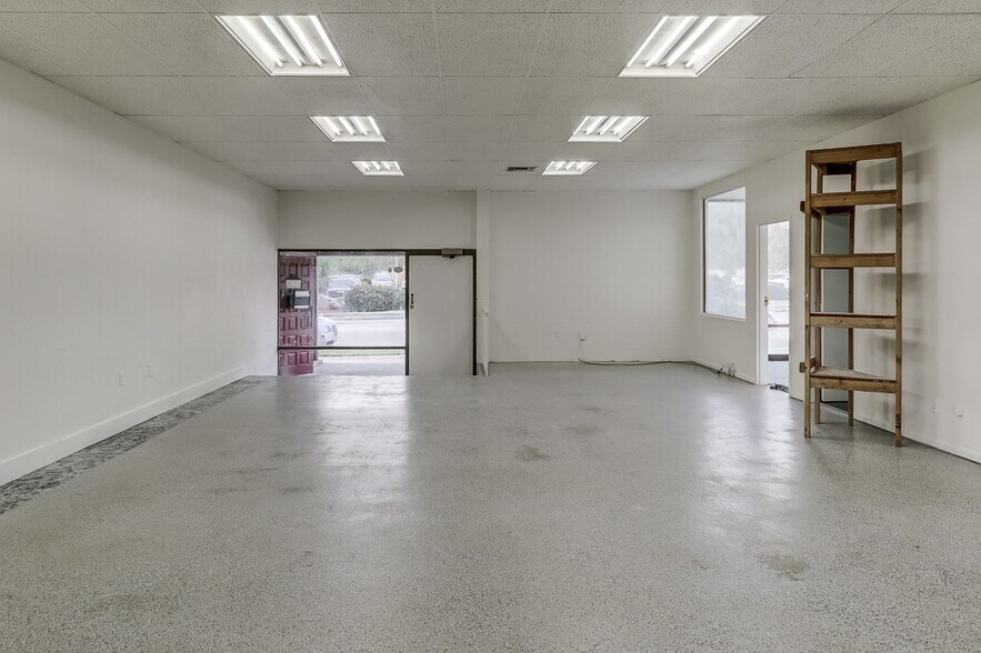 More Photos Of 817 W Colton Ave, Redlands Storefront For Lease