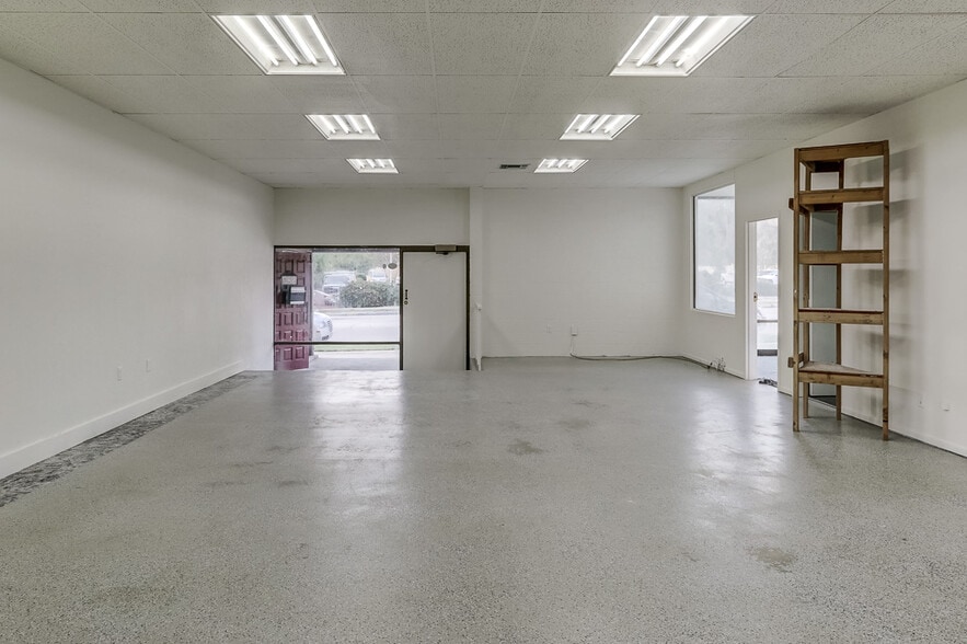 More Photos Of 823 W Colton Ave, Redlands Storefront For Lease