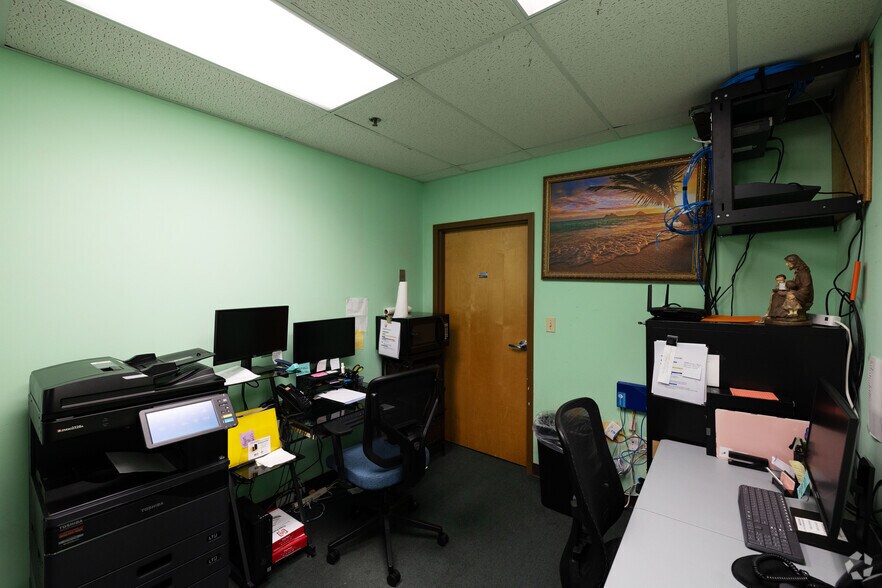 More Photos Of 401 New Karner Rd, Albany Medical For Lease